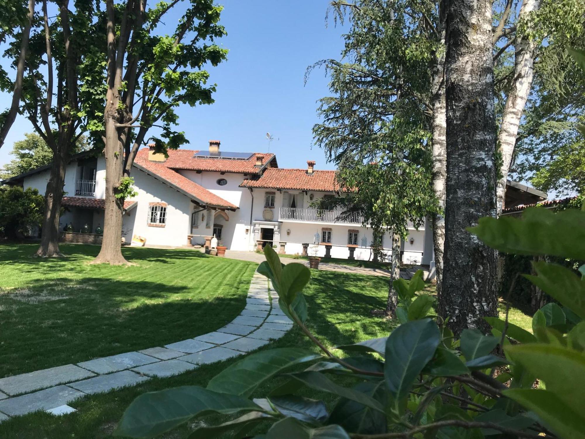Antica Villa Cuneo- Guest House - "B&B E Non Un Hotel A Cuneo" Экстерьер фото